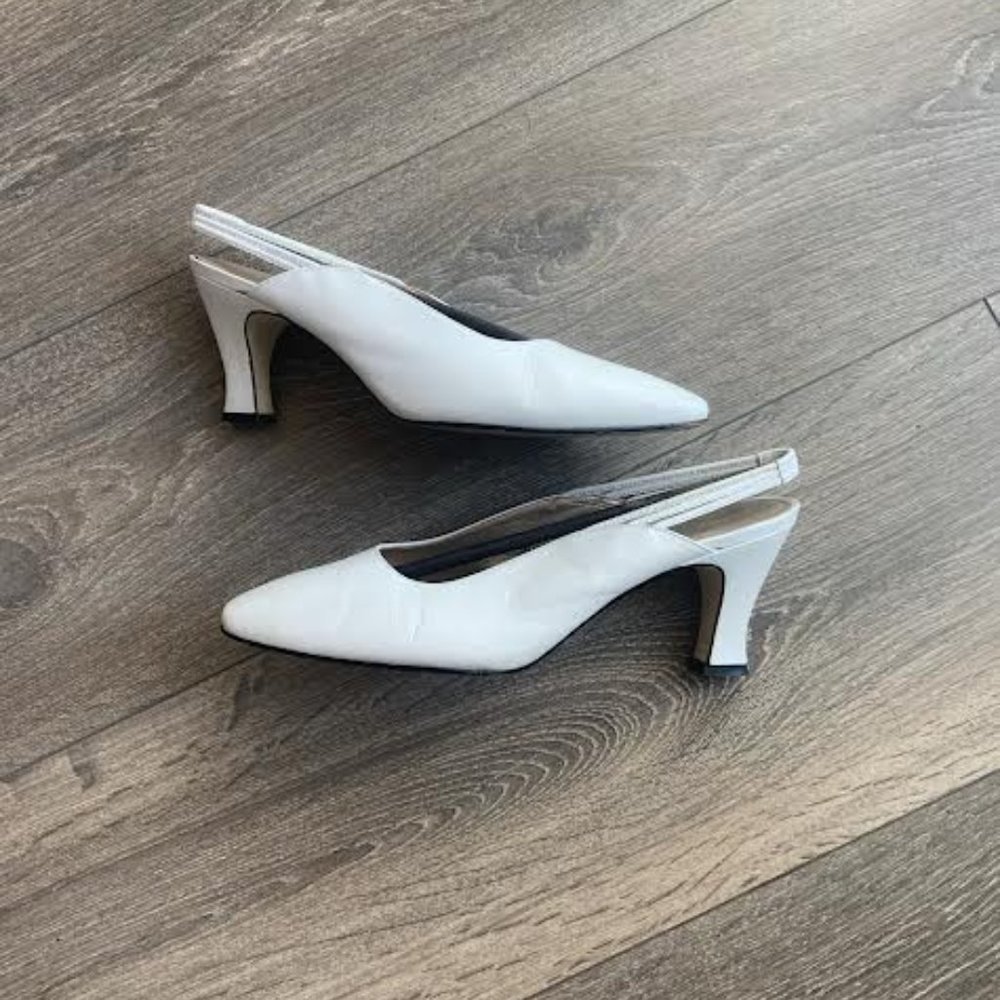 SOLD - Vintage Bandolino Slingbacks